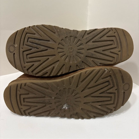 UGG Chestnut Classic Short boots - Picture 5 of 6